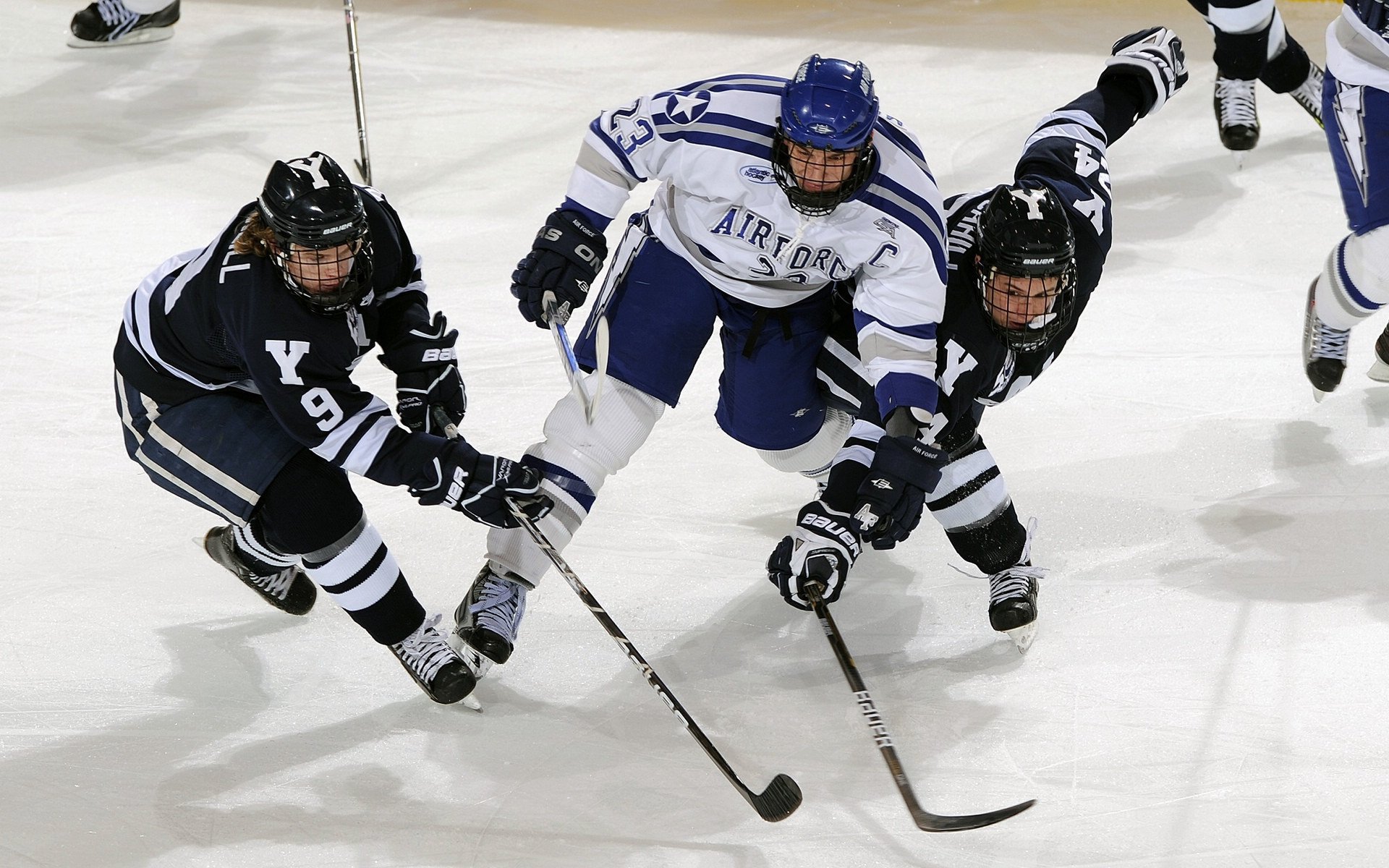 开云体育官网下载安装-中国高尔夫球员许赢夺得女子中巡个人第三冠,许亚军高尔夫